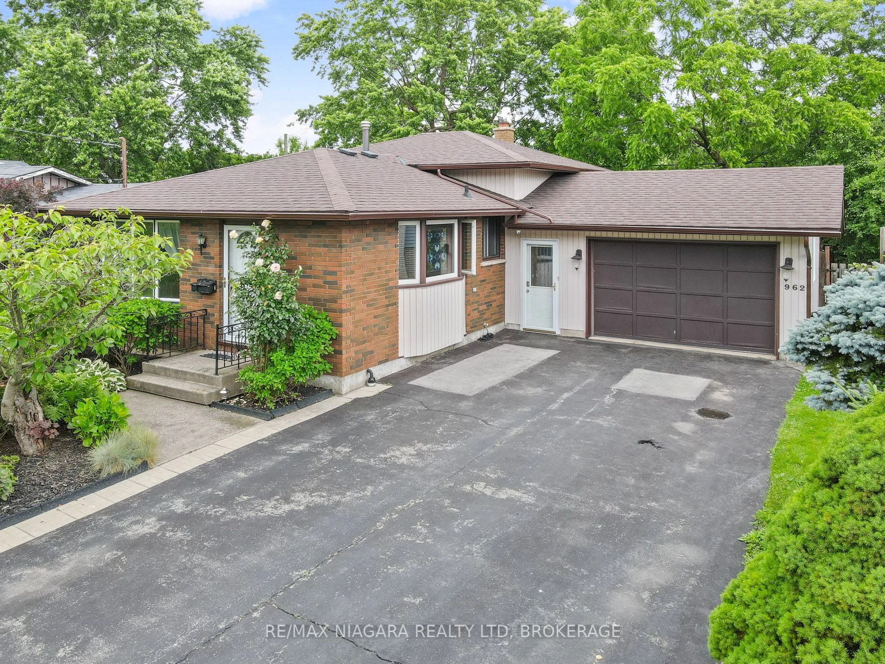 962 Parkdale Avenue, Fort Erie, ON L2A 5B6