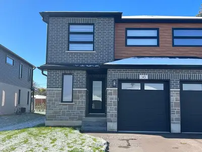 Semi-Detached in Wellington North