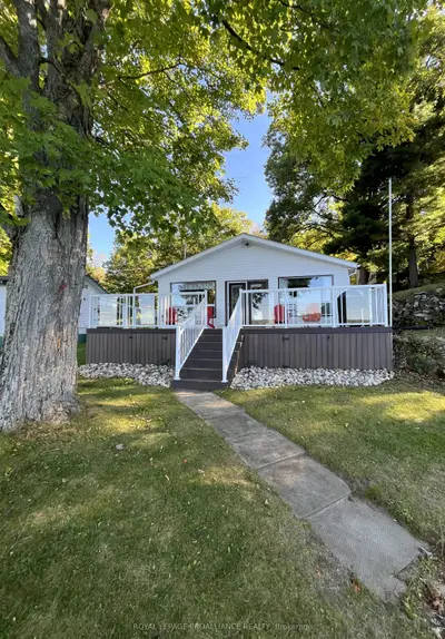 Detached in Frontenac