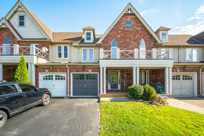 Att/Row/Townhouse in Hamilton