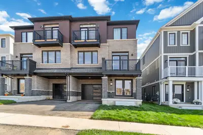 Att/Row/Townhouse in Haldimand