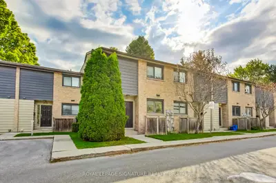 Condo Townhouse in London North