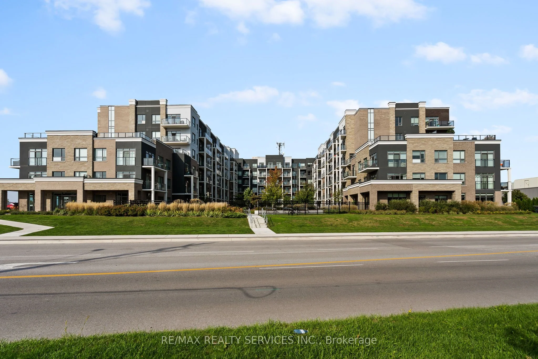 5055 Greenlane Road 220, Lincoln, On L3j 2j3