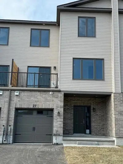 Att/Row/Townhouse in Prince Edward County