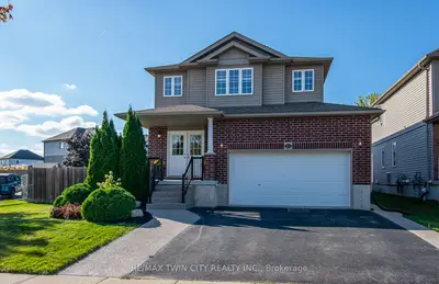Detached in Wilmot