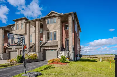 Att/Row/Townhouse in Woolwich