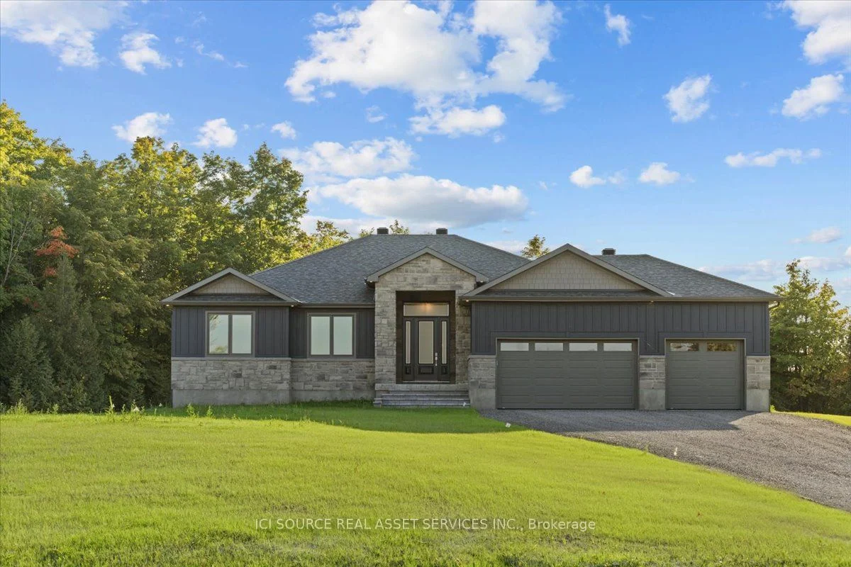 Detached in Beckwith