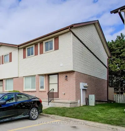 Condo Townhouse in Woodstock