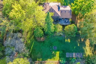 Detached in Puslinch