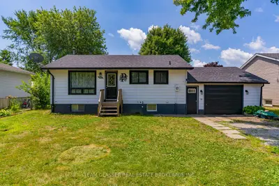 Detached in West Elgin