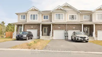 Att/Row/Townhouse in Kingston
