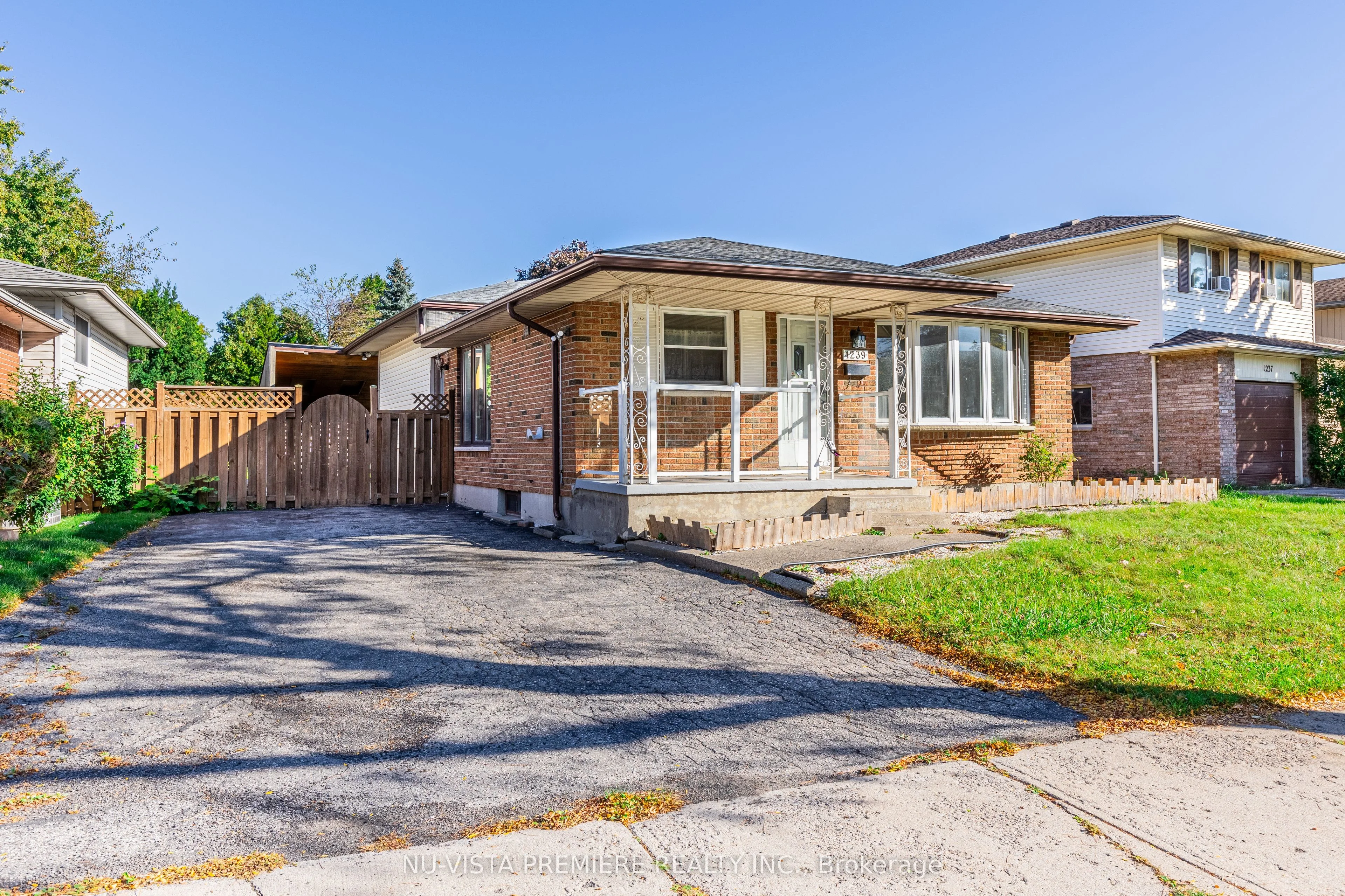 1239 Jalna Boulevard, London South, On N6e 2a8