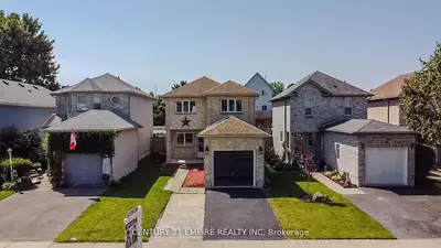 33 Canrobert Street, Woodstock, On N4s 8w8