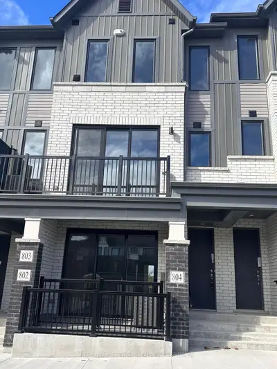 Condo Townhouse in Cobourg