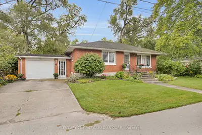 Detached in West Elgin