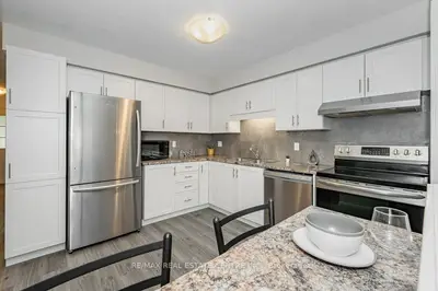 124 Gosling Gardens 52, Guelph, On N1g 5k6