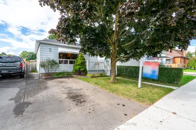 Detached in Brantford
