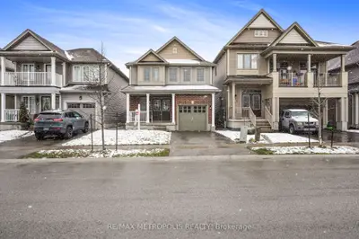 Detached in Niagara Falls