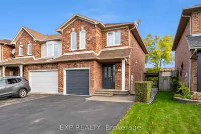 Att/Row/Townhouse in Grimsby