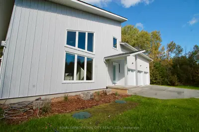 Detached in Georgian Bluffs