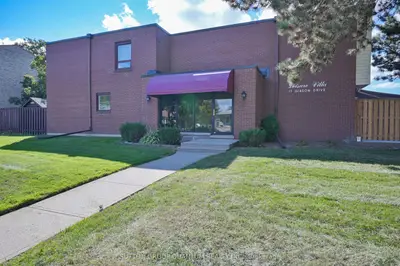 Condo Townhouse in Kitchener