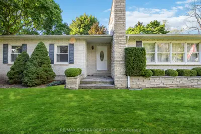Detached in Lambton Shores