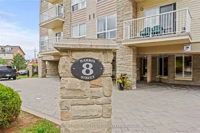 8 Harris Street 210, Cambridge, On N1r 8r1