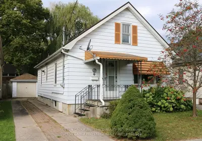 Detached in London East