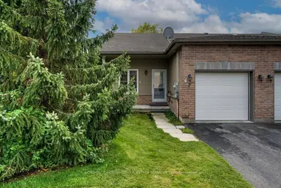 Condo Townhouse in Prince Edward County