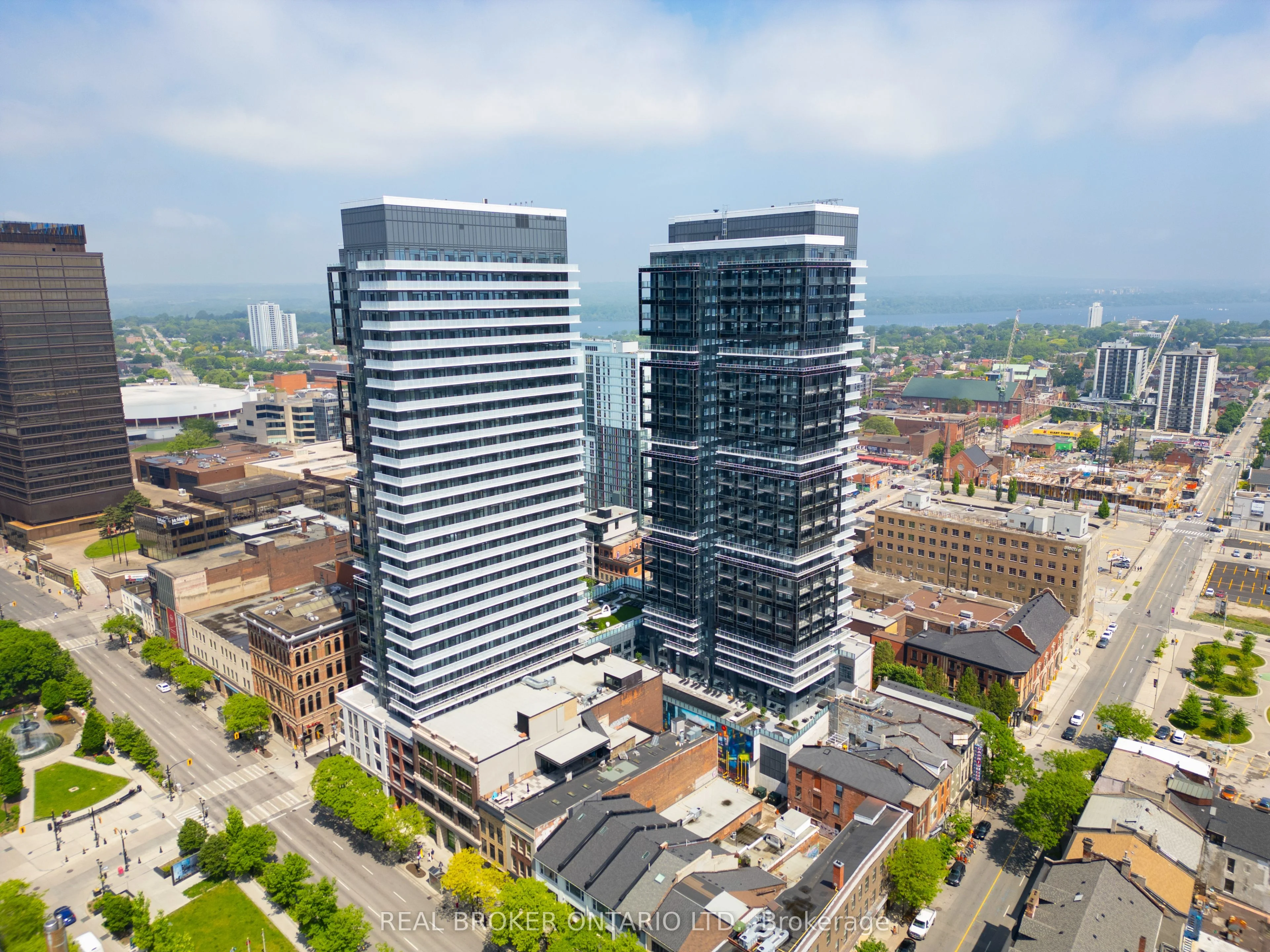 Condo Apartment in Hamilton