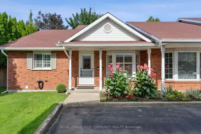 Condo Townhouse in St. Catharines