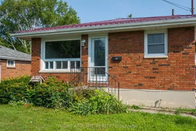 Detached in Belleville