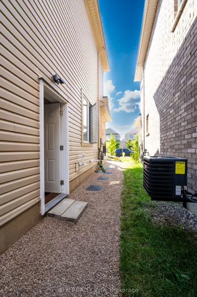 Semi-Detached in Shelburne