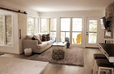 3 Tree Tops Lane, Huntsville, On P1h 1a9