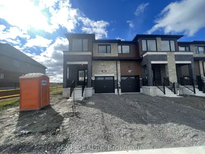 Att/Row/Townhouse in Hamilton