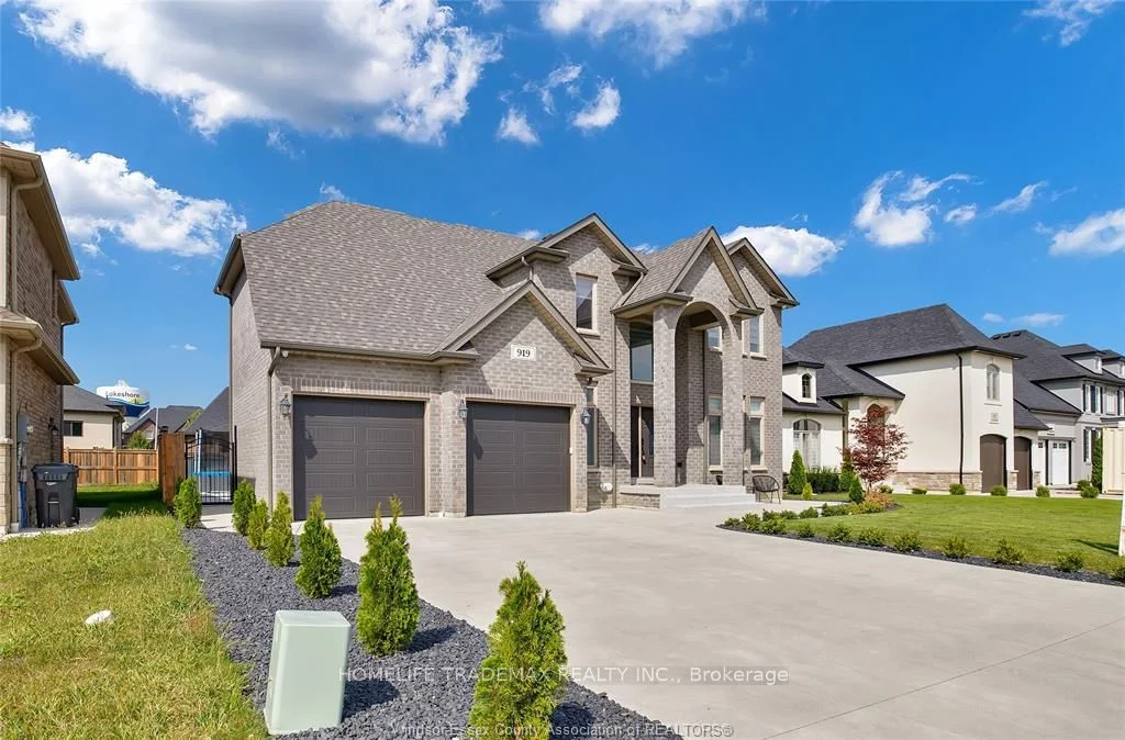 Detached in Lakeshore