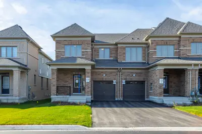 Att/Row/Townhouse in Cobourg