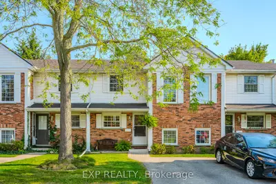 Condo Townhouse in Guelph
