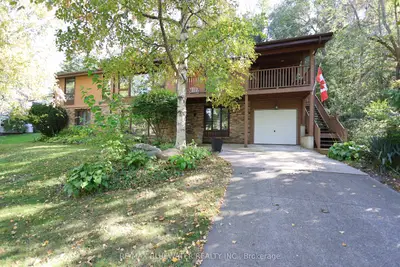 Detached in Lambton Shores