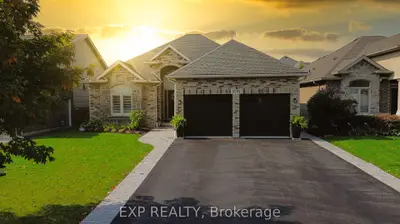 Detached in Niagara Falls
