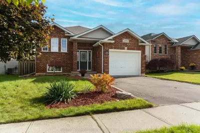 Detached in Brantford