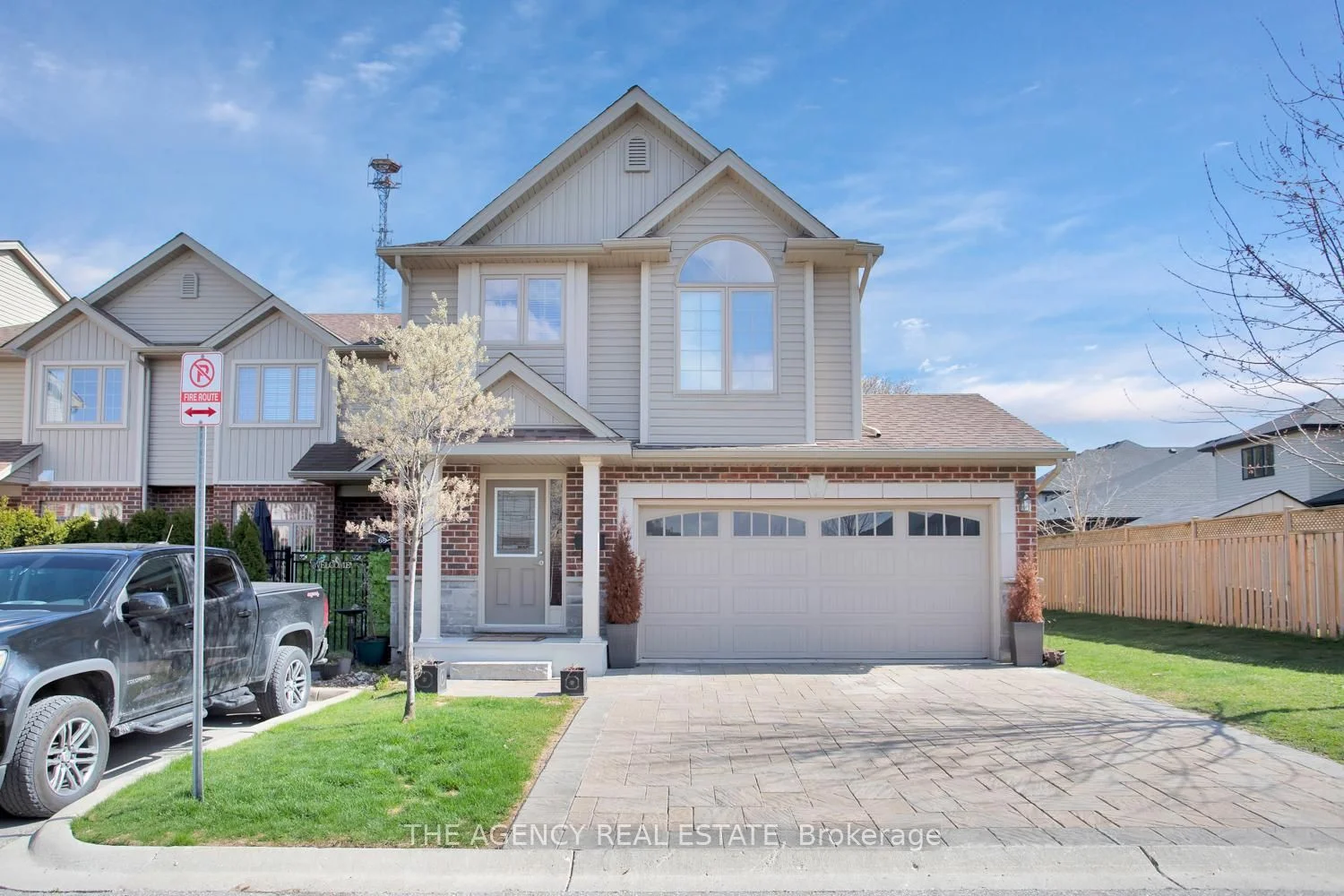 Condo Townhouse in London North