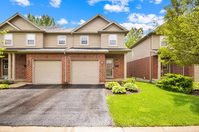 Condo Townhouse in London North