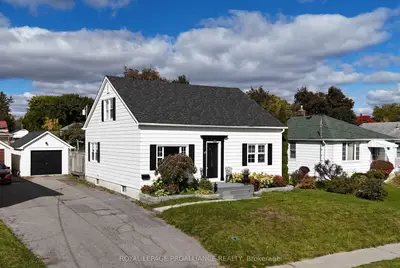 Detached in Belleville