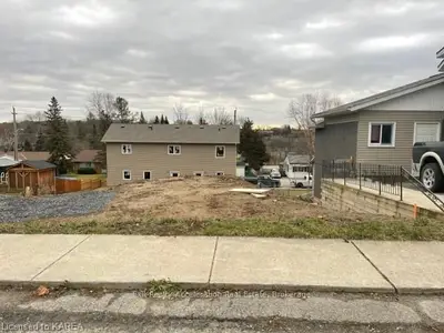 Pt Lt 7 Mill Street W, Greater Napanee, On K7r 1w8