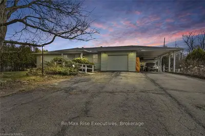 2 CENTRE Street, Westport, ON K0G 1X0