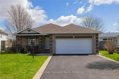 85 Garfield Street, Gananoque, On K7g 3g2