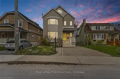 25 Livingston Avenue, Kingston, On K7l 4l1