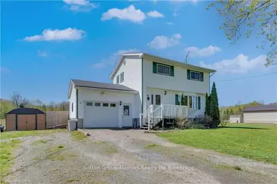 387 Railway Street, Front Of Leeds & Seeleys Bay, On K0e 1l0