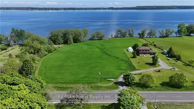 8912 LOYALIST Parkway, Greater Napanee, ON K0H 1G0